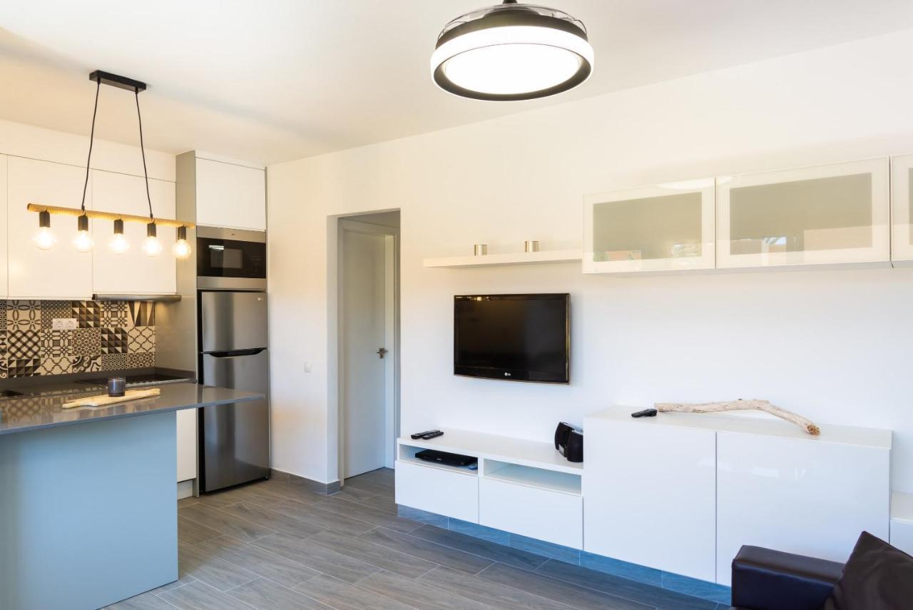 Casa Lucien - Newly Refurbished Apartment With Swimming Pool - Ideal For Couples 科拉雷侯 外观 照片